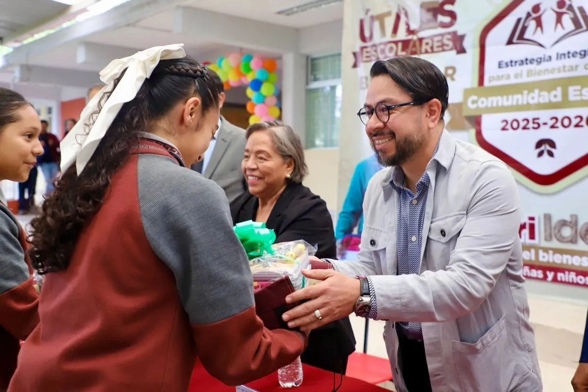Inicia entrega de útiles y libros a 2.8 millones de estudiantes en Edomex