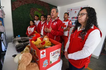 Cruz Roja Mexicana inicia con la colecta de ropa para donarla a personas en situación de calle
