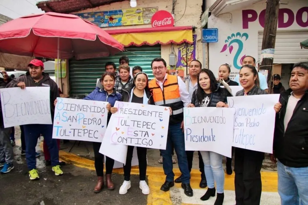 Entrega obras de pavimentación Miguel Ángel Ramírez Ponce en Tultepec