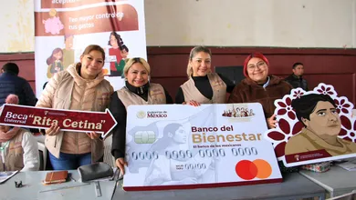 Entrega de tarjetas de la Beca Rita Cetina en asambleas escolares del 5 de febrero al 28 de marzo.