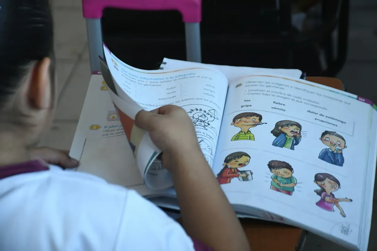 “Se llegó al acuerdo de entregar los nuevos libros de texto en Edomex”: AMLO