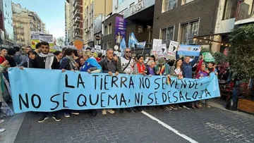Argentina enfrenta protestas por la anulación de Ley de Tierras