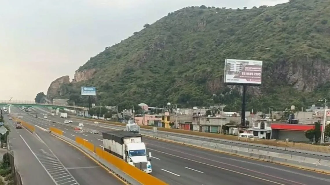 Alertan por posible desgajamiento de cerro en Ixtapaluca