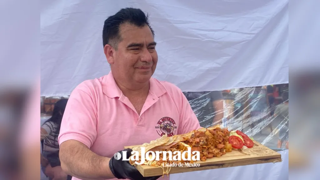 Presentan novedades en la Feria del taco de Nezahualcóyotl