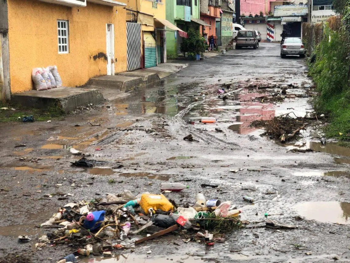 ÚLTIMO MOMENTO: Se desborda presa Tierra Blanca en Ecatepec