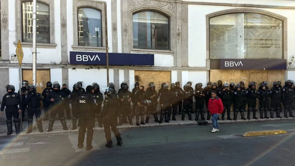 Marcha de la Generación Z deja 100 policías heridos en CDMX