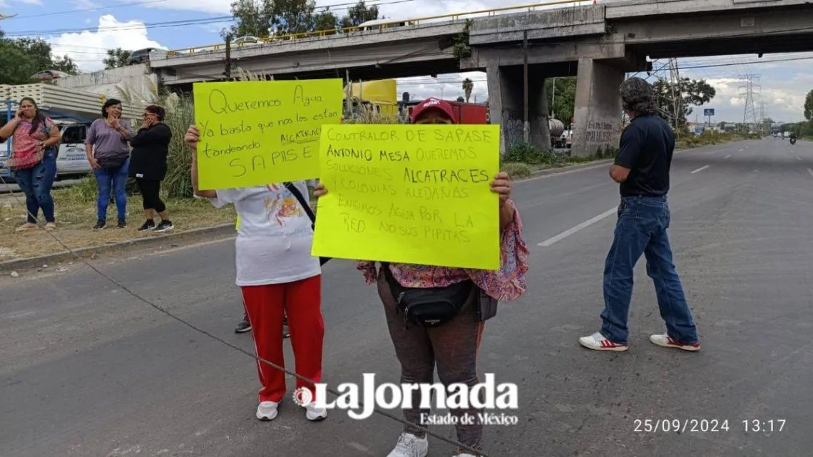 Por segundo día bloquean la Texcoco-Lechería por falta de agua