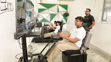 Conalep en Nuevo Laredo impulsa formación en autotransporte con simulador especializado