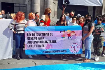 Comunidad LGBTTTIQ pide reconocimiento legal de adolescencias trans