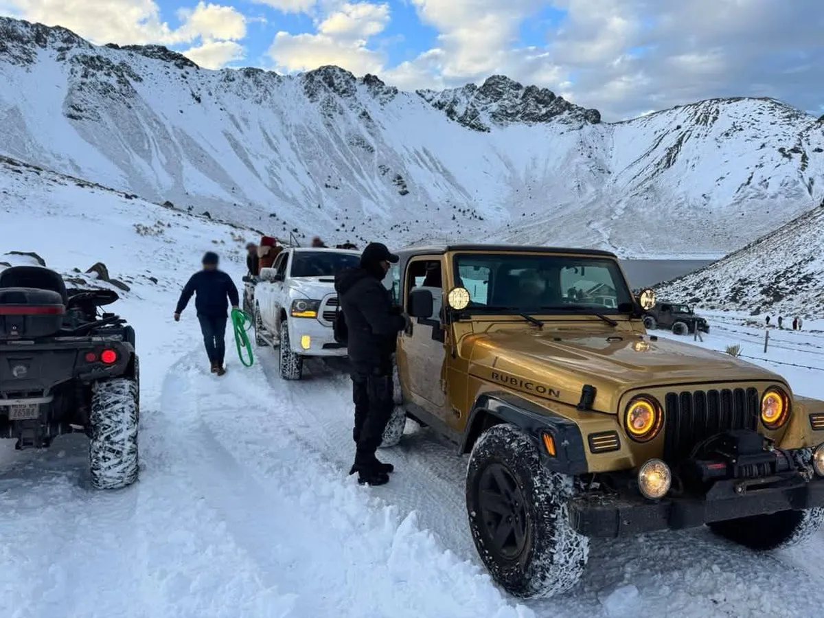 [VIDEO] Buscan identificar a dueños de vehículos que ingresaron de manera ilegal al Nevado de Toluca