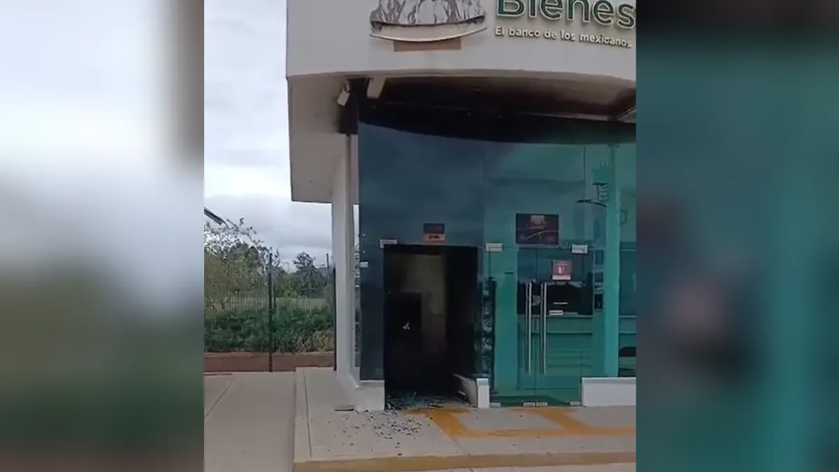 Incendios en dos Banco del Bienestar y vehículos en Tecámac y Axapusco [VIDEO]