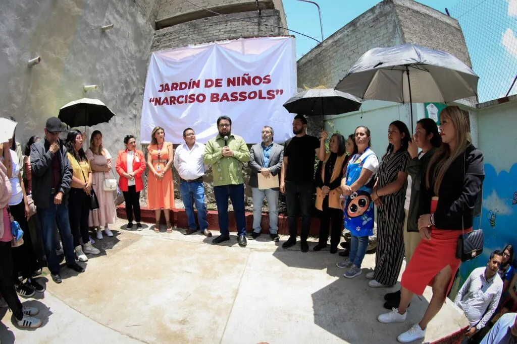 Isaac Montoya aplica recursos propios para blindar seguridad de 130 alumnos en Chimalpa
