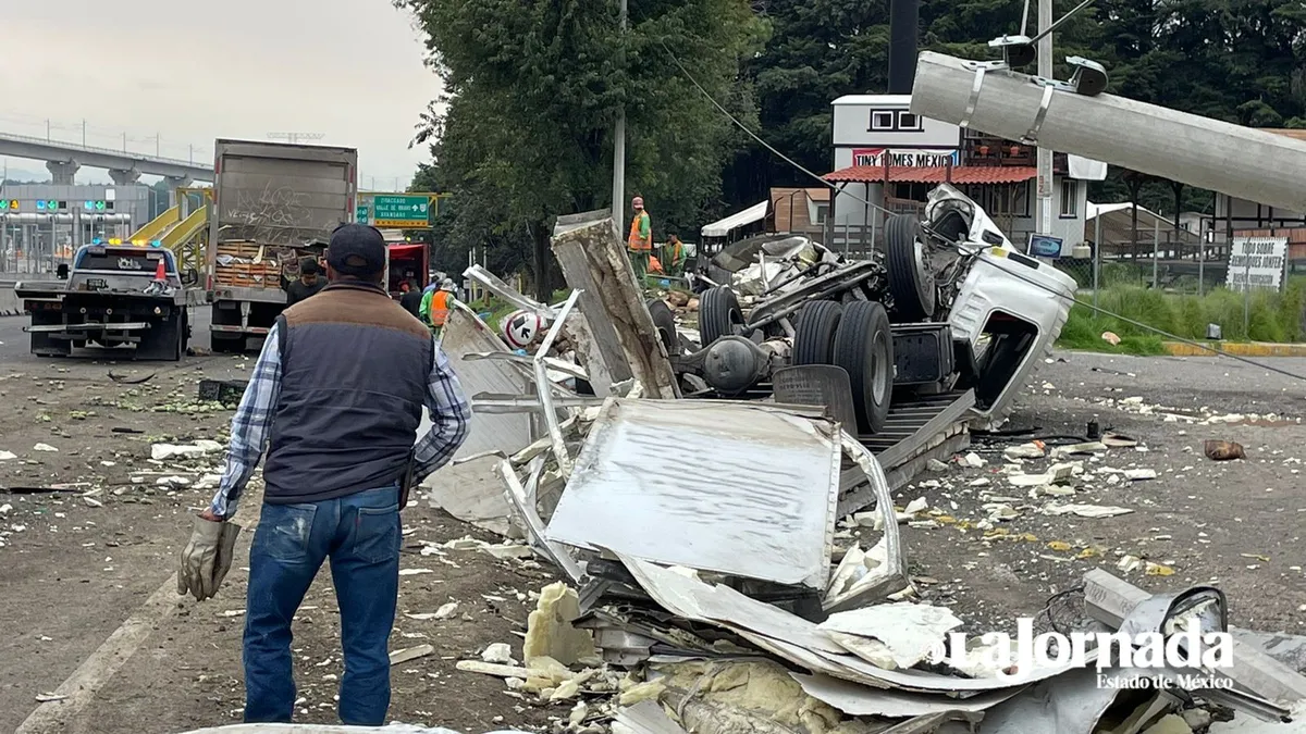 (Video) Tráiler se queda sin frenos en la México- Toluca