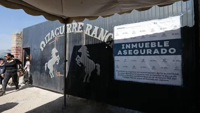En esa ocasión, se liberó a dos personas plagiadas y se rescató el cuerpo de un hombre asesinado que estaba emplayado con plástico.