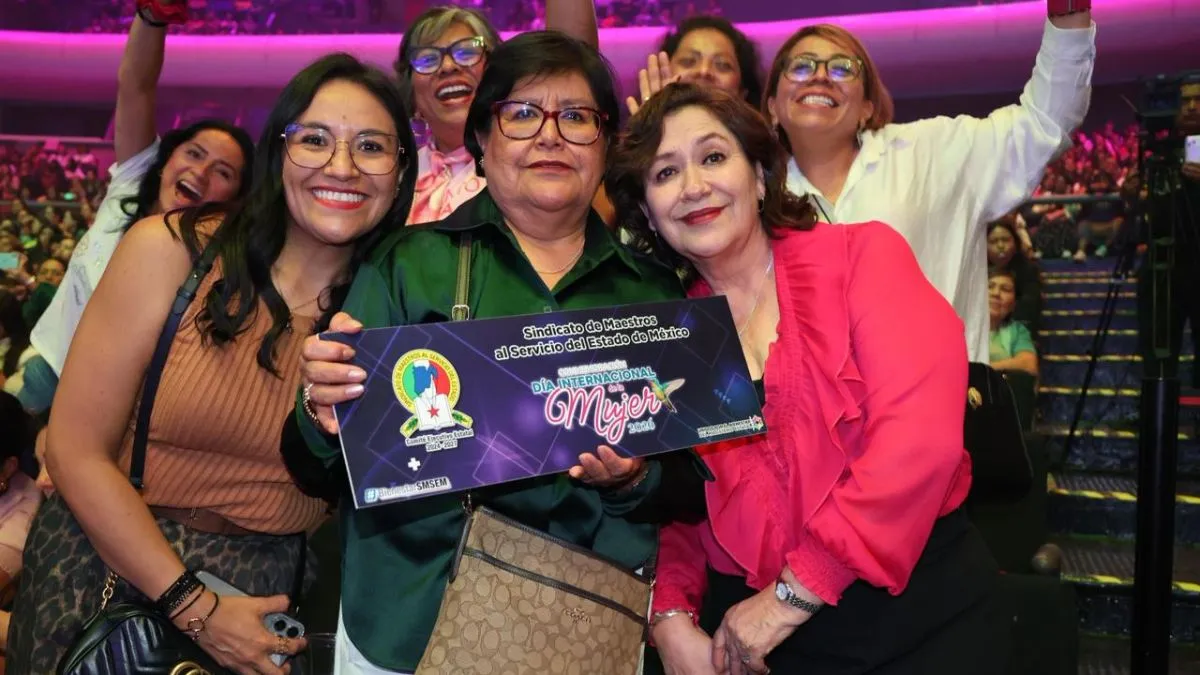 Más de 20 mil maestras del SMSEM hacen vibrar al Auditorio Nacional por el Día Internacional de la Mujer