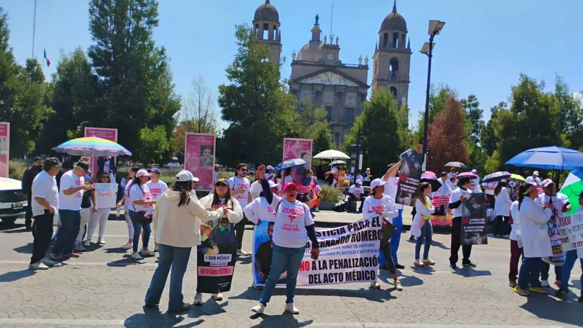 Comunidad médica marcha para exigir justicia para el cirujano Fernando “N”