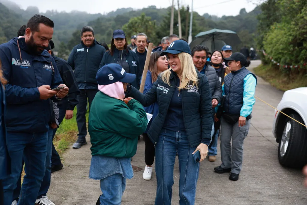 Huixquilucan mejora espacios urbanos y servicios públicos en canales y Santa Cruz Ayotuxco