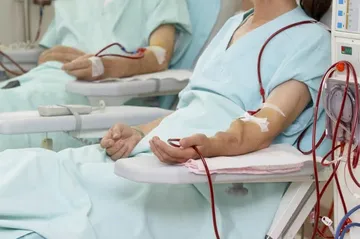 Pacientes de hemodiálisis exigen regresar al hospital de Ciudad Satélite en Naucalpan