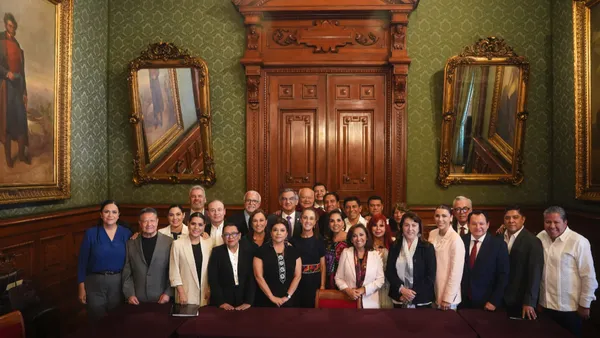 Presidenta Sheinbaum y gobernadores analizan retos del nuevo sistema de salud IMSS Bienestar en reunión clave.