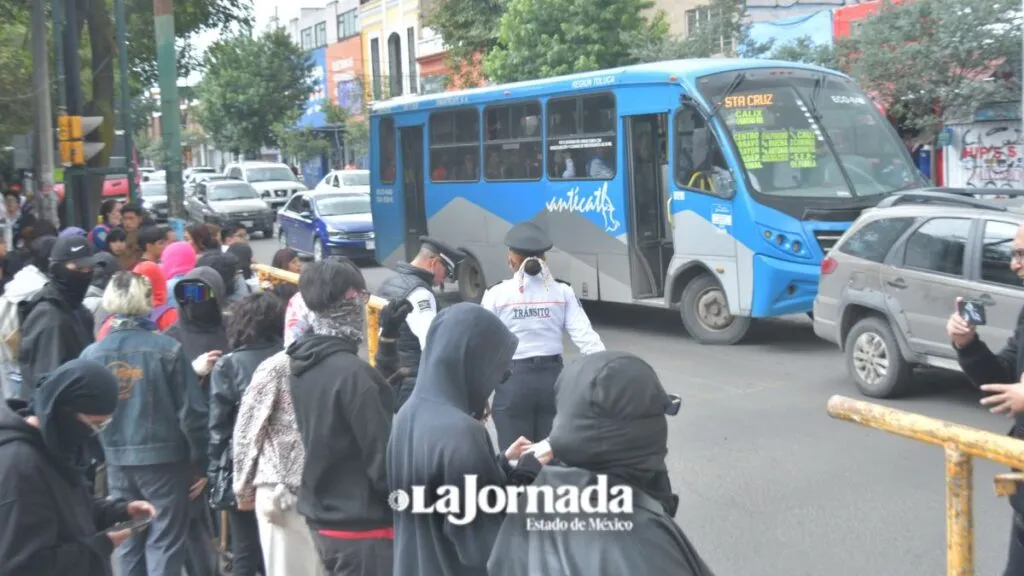 UAEMéx: #Potrogate Movimiento estudiantil bloquea vialidades en Toluca tras incumplimiento de autoridades