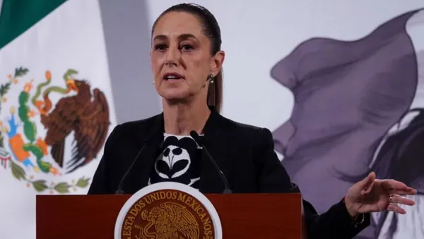 Claudia Sheinbaum conmemora el 57 aniversario del 2 de octubre desde Palacio Nacional.