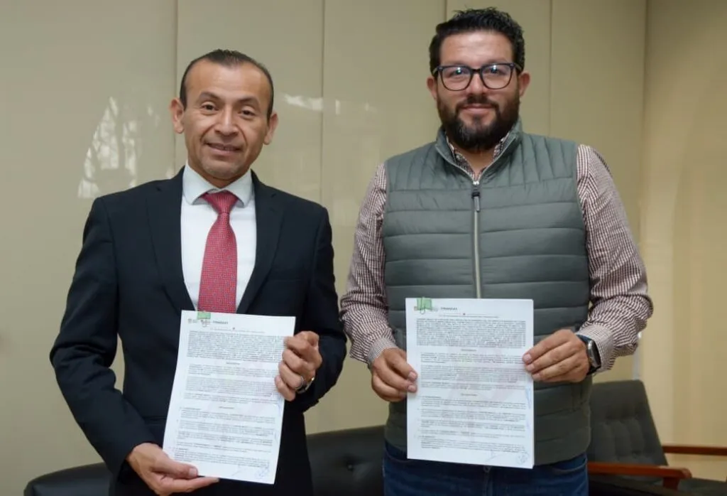 Firman convenio para fortalecer infraestructura vial en Almoloya de Juárez