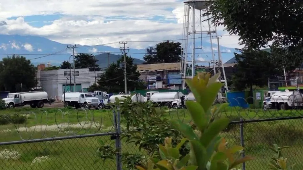 Vecinos de Chicoloapan sin agua desde hace más de un mes