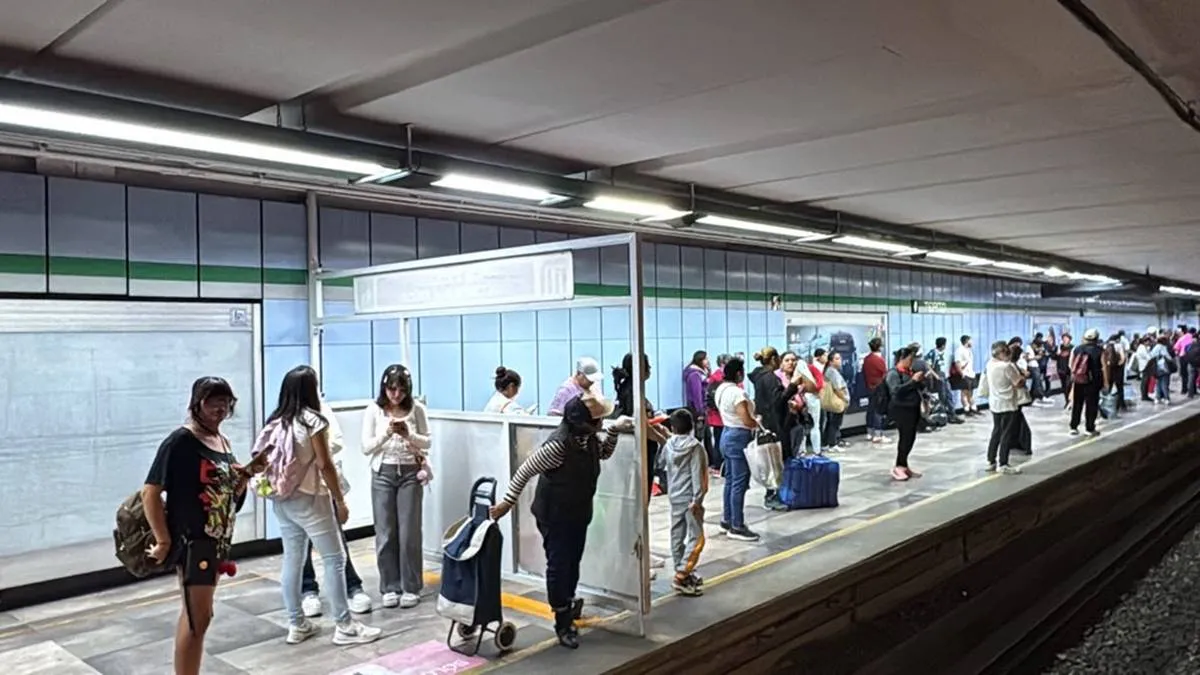 Línea B del metro continúa con fallas