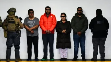 Los detenidos habrían usado sus cargos dentro de gobiernos municipales para cometer extorsiones.