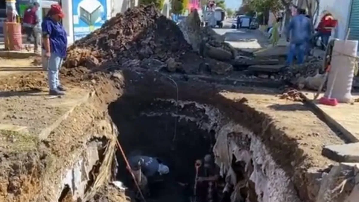 Surge nuevo socavón en Valle de Chalco