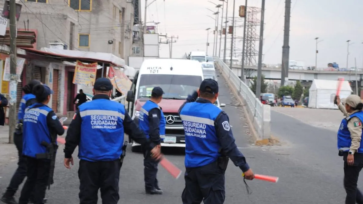 Policía de Chimalhuacán implementa operativos en transporte para salvaguardar integridad de usuarios