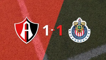 Atlas y Chivas igualaron el clásico Tapatío en el estadio Jalisco