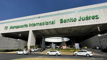 Se reporta balacera en AICM, policía detiene a un involucrado
