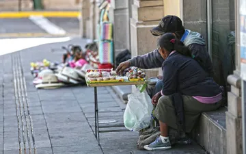 Disminuye pobreza por ingresos en Edomex según Coneval