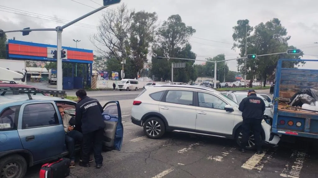 Choque en vía Morelos, Ecatepec, dejó cuatro heridos