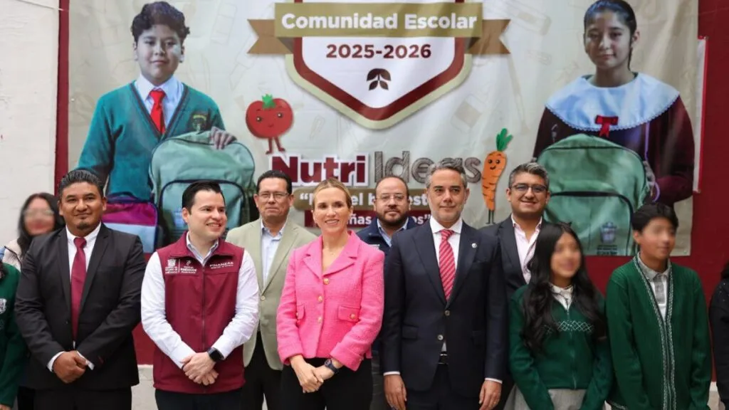 Becas y monedero electrónico beneficia a 14 mil estudiantes y padres de familia de Huixquilucan para evitar la deserción escolar