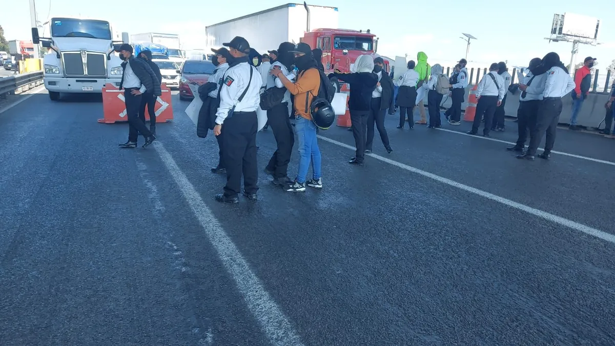 Ecatepec: Cadetes de la Academia de Policía exigen su alta en la corporación