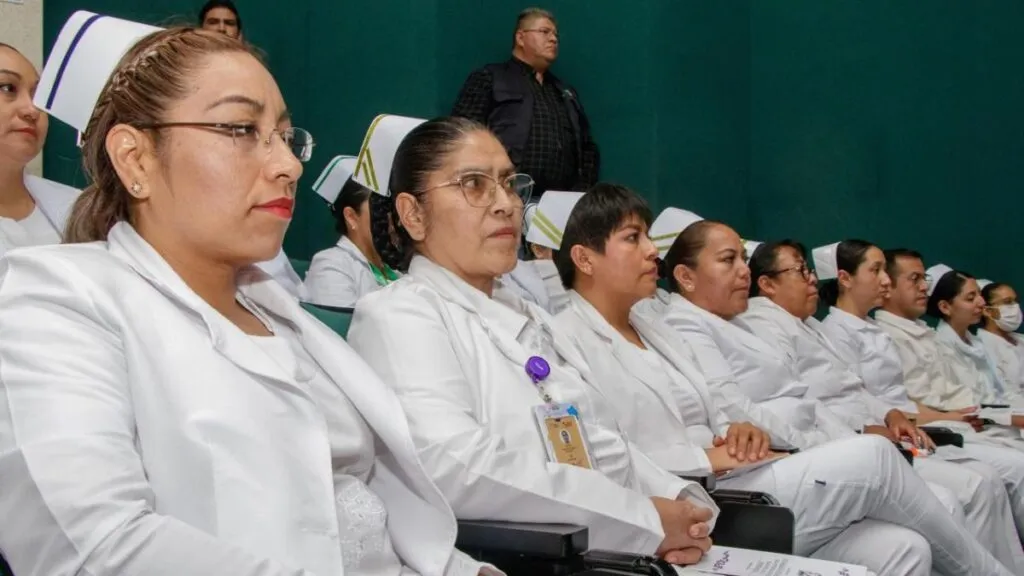 Enfermeras del Edomex recibieron reconocimientos por el Día de la Enfermería