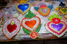 Esta técnica, que forma parte del patrimonio cultural del Estado de México, exige precisión, paciencia y creatividad.