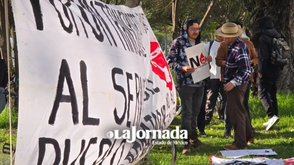 Colectivo “No al Tarifazo” se manifiesta contra el aumento del pasaje en Toluca