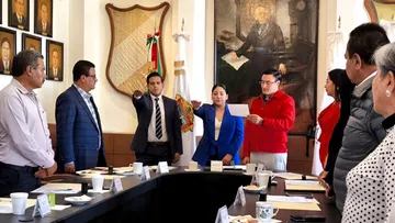 Alfredo Iván Álvarez encabeza su primera sesión de cabildo como Presidente por Ministerio de Ley