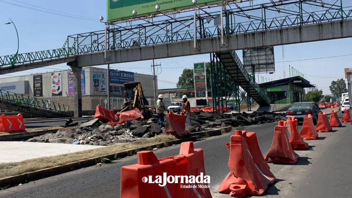 Sustituyen pavimento en carril del Mexibús en Ecatepec