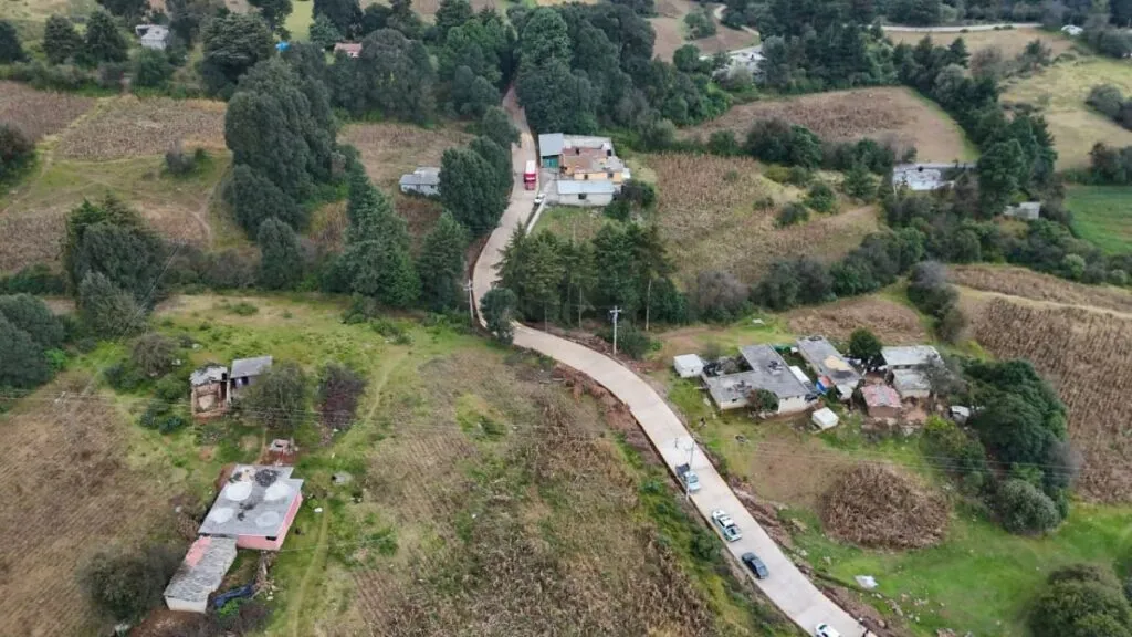 Conecta Adolfo Solís comunidades rurales con más obras viales en Almoloya de Juárez