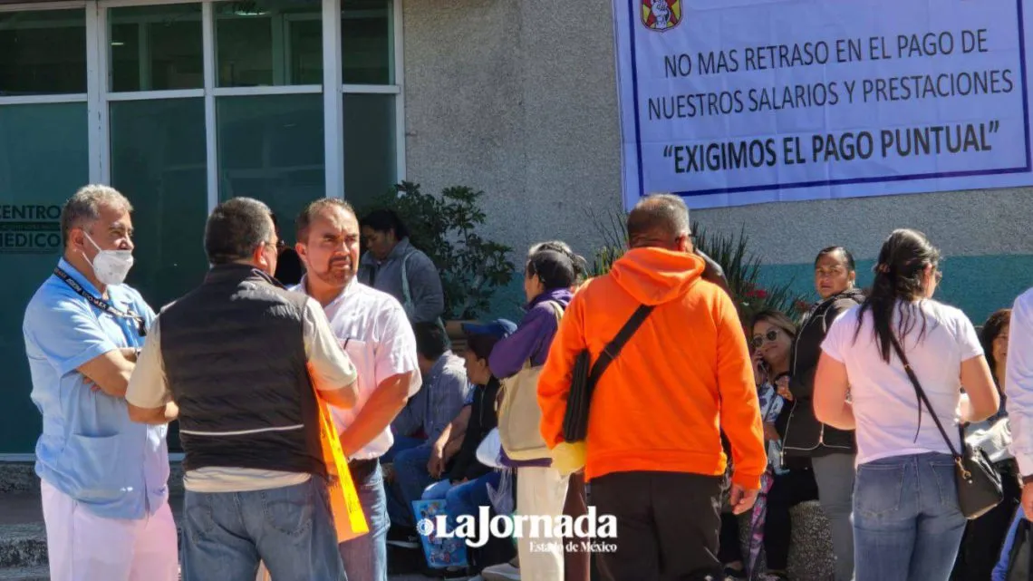 Médicos protestan por derechos y falta de insumos en el Hospital Nicolás San Juan
