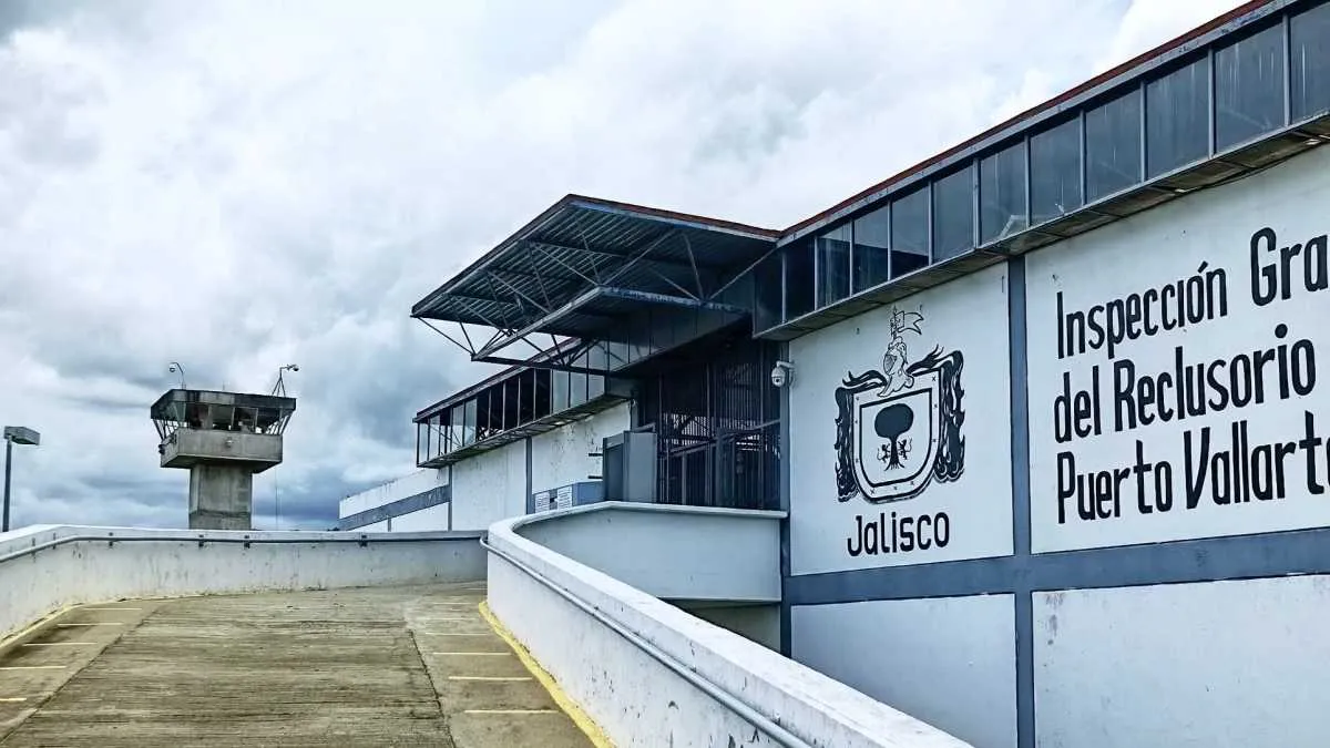 Reportan fuga de reos en el penal de Ixtapa