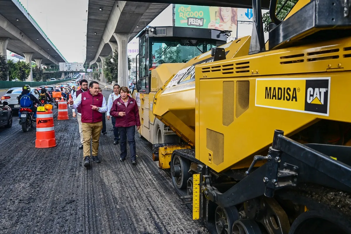La gobernadora realizó un recorrido por el Periférico Norte, a la altura de la colonia Alce Blanco, en el municipio de Naucalpan.