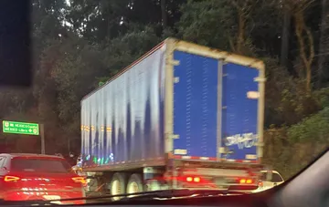 Percance menor provoca ligera carga vehicular en la México-Toluca