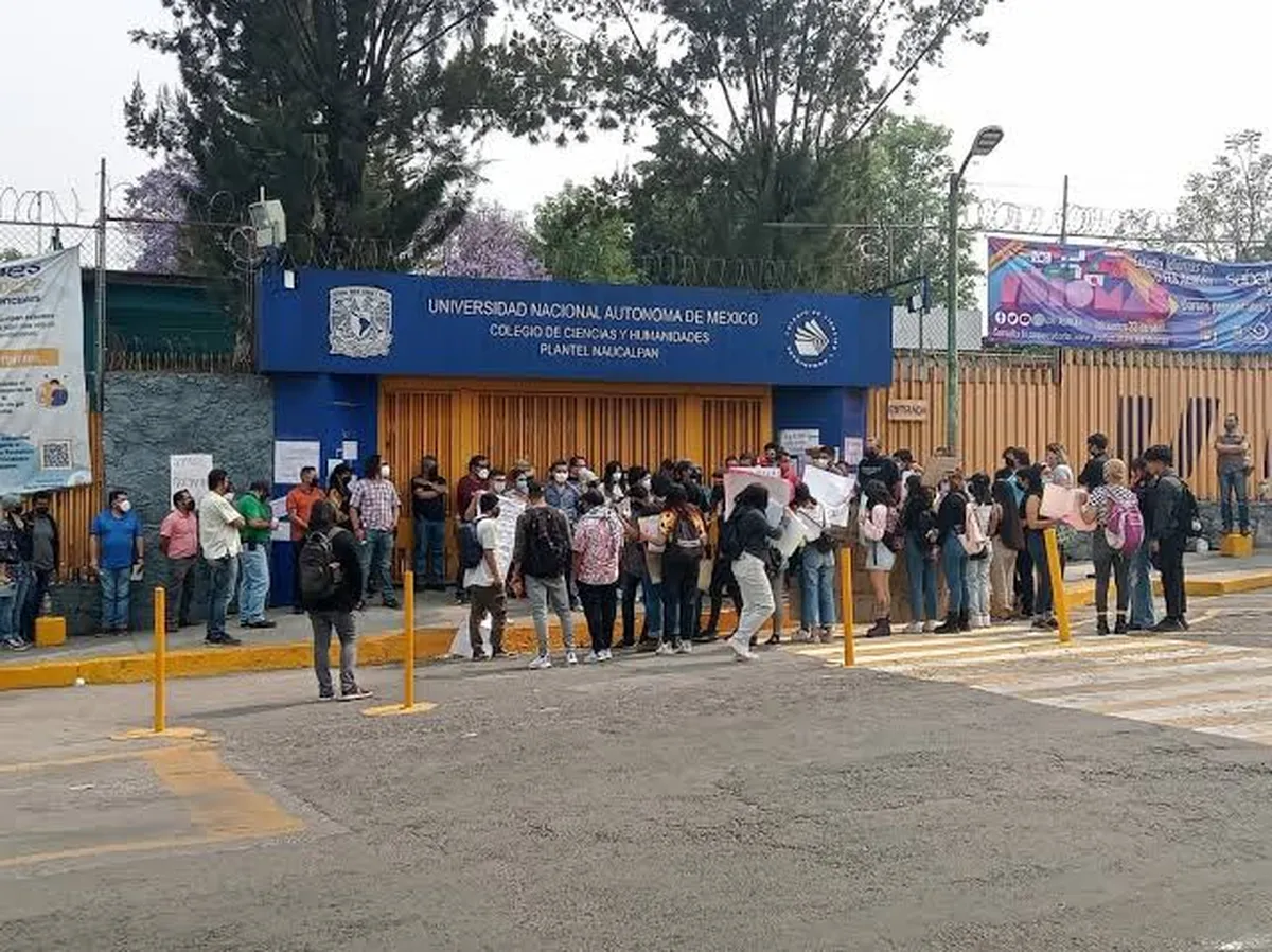 Tres jóvenes detenidos por hechos violentos en el CCH Naucalpan