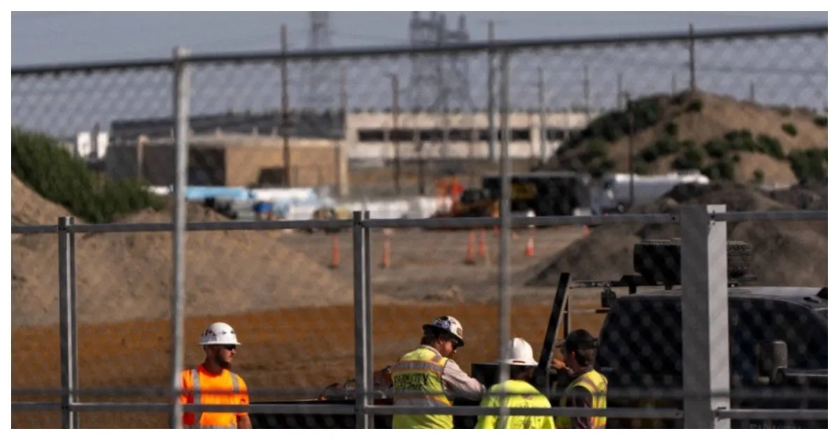 La Universidad de California advierte las consecuencias de la deportación masiva de migrantes de Estados Unidos.