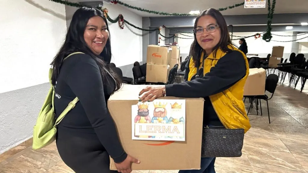 Entrega SMSEM más de 105 mil agendas a docentes mexiquenses